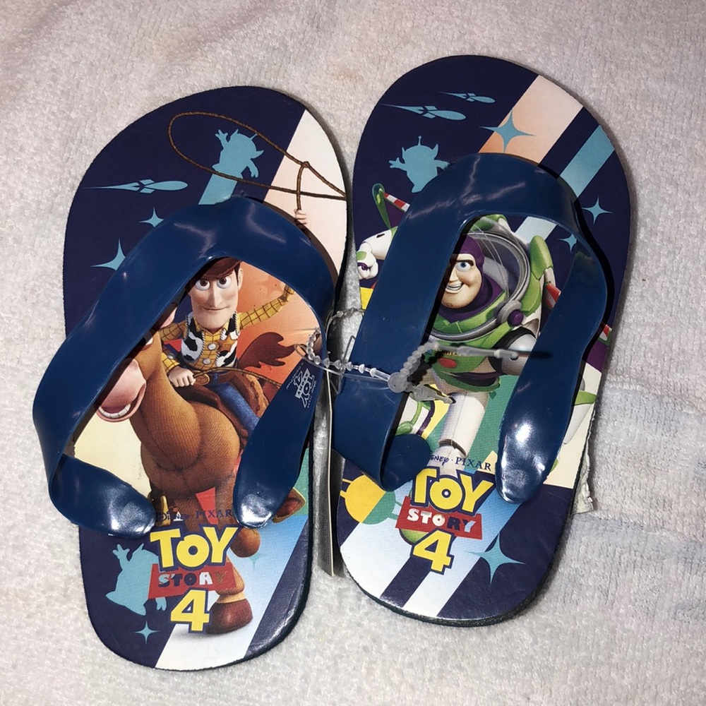 DINSEY/PIXAR TOY STORY 4 toddler flip flops sandals NWT size 5/6